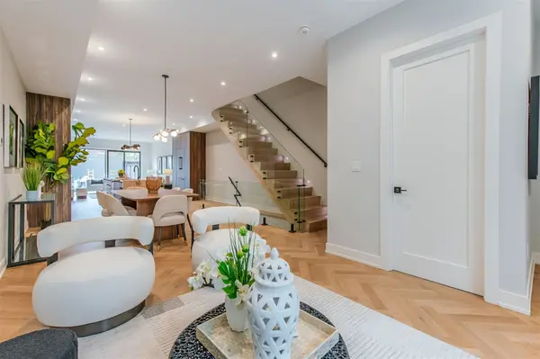 Toronto W01, ON M6R 1G7,222A Pearson AVE