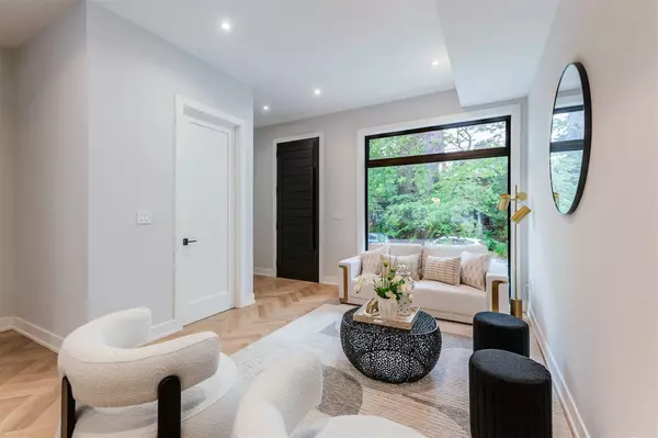 Toronto W01, ON M6R 1G7,222A Pearson AVE