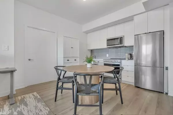 Milton, ON L9T 2X5,1440 Clarriage CT #207