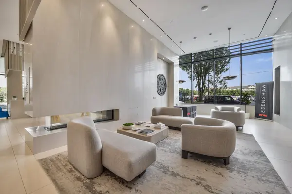 Mississauga, ON L5G 0E1,28 Ann ST #1805