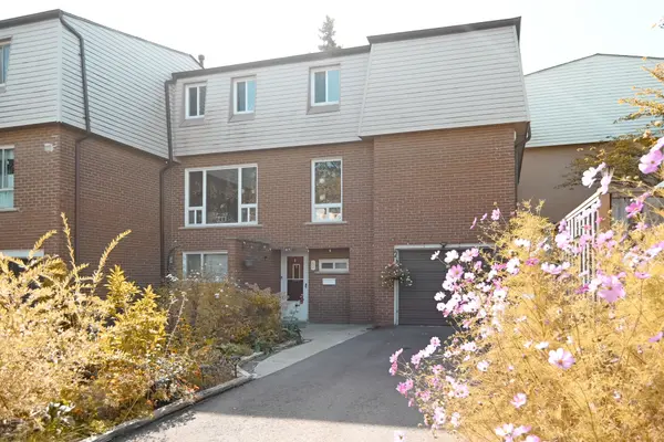 Mississauga, ON L5A 3M4,3175 Kirwin AVE #159