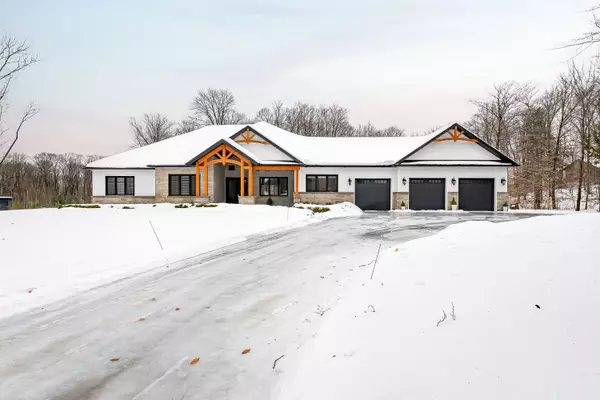 6 Royal Oak CRES, Huntsville, ON P1H 0A8