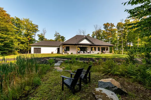 Huntsville, ON P1H 0A8,6 Royal Oak CRES