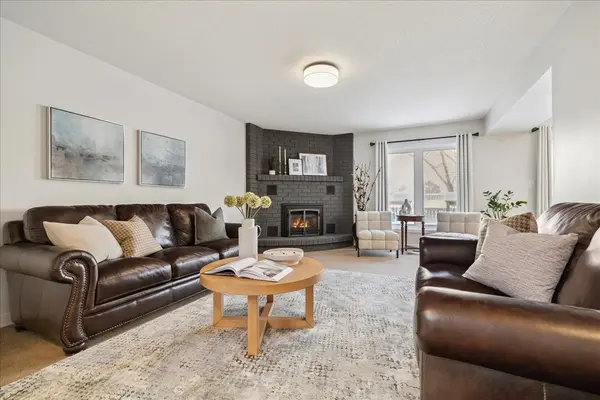 Thorold, ON L2V 4S8,32 Capri ST