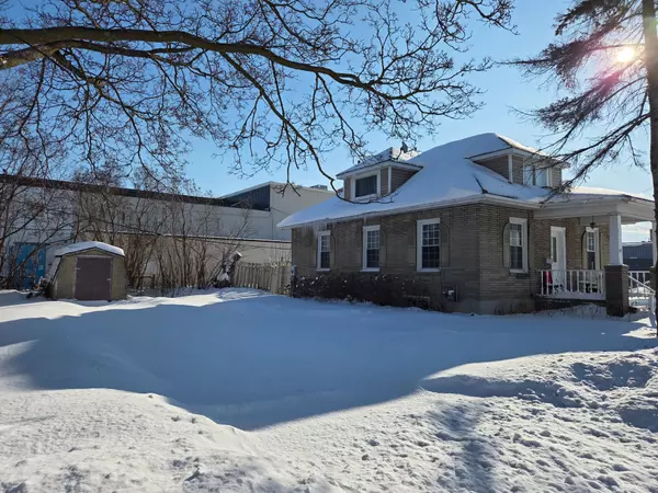 Quinte West, ON K8V 3E2,19 Flindall ST