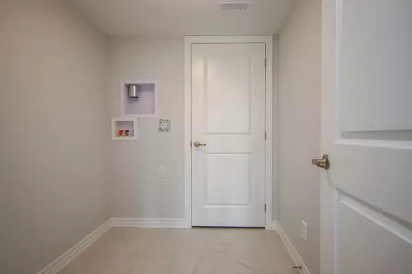 Stittsville - Munster - Richmond, ON K2S 2Z4,2004 LEINSTER CIR