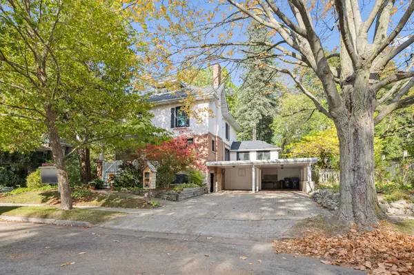 Guelph, ON N1G 1Z1,8 Crawford ST