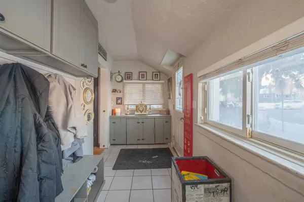 Peterborough, ON K9J 5R8,1031 High ST