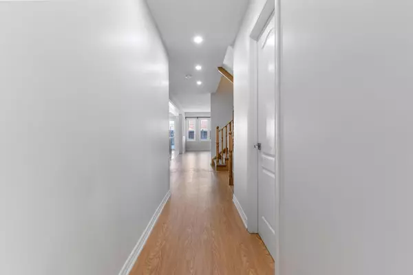 Cambridge, ON N3H 0C9,570 Linden DR