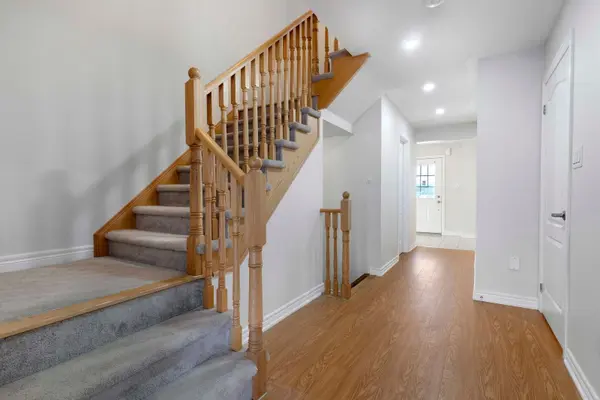 Cambridge, ON N3H 0C9,570 Linden DR