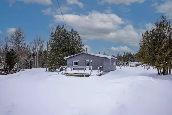 23 Stokes Bay RD, Northern Bruce Peninsula, ON N0H 1W0