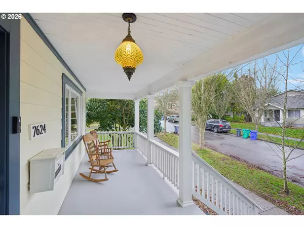 Portland, OR 97215,7624 SE MORRISON ST