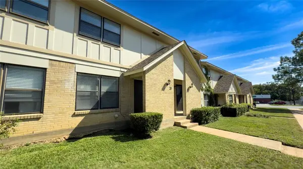 Denison, TX 75020,1905 W Morton Street #20
