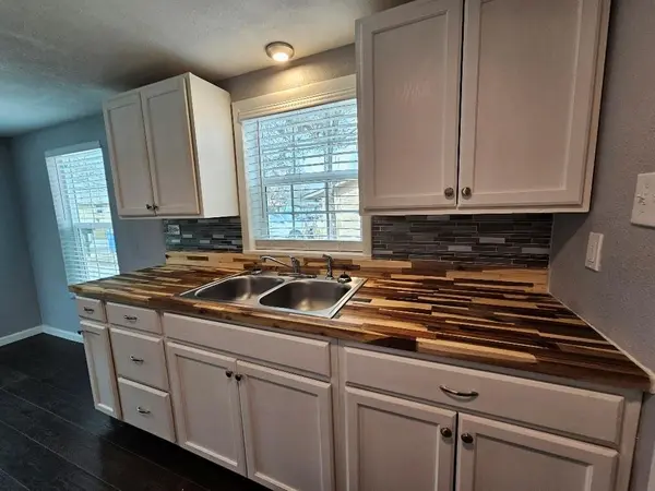 Keene, TX 76059,207 Pine Street