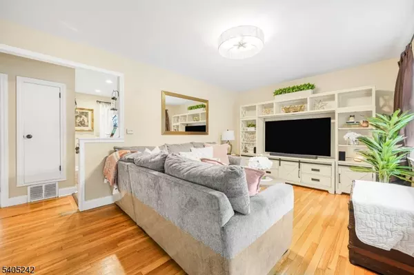 Pompton Lakes Boro, NJ 07442,46 Barbara Dr