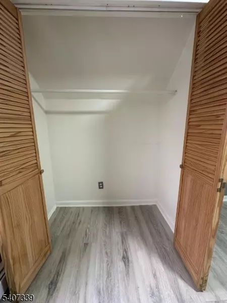 Jersey City, NJ 07305,46 Woodlawn Ave