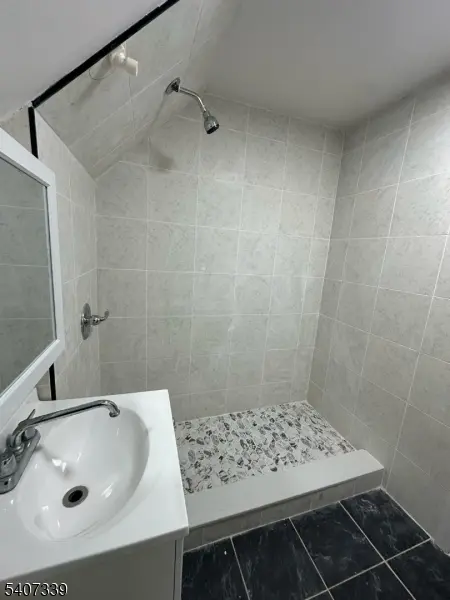 Jersey City, NJ 07305,46 Woodlawn Ave