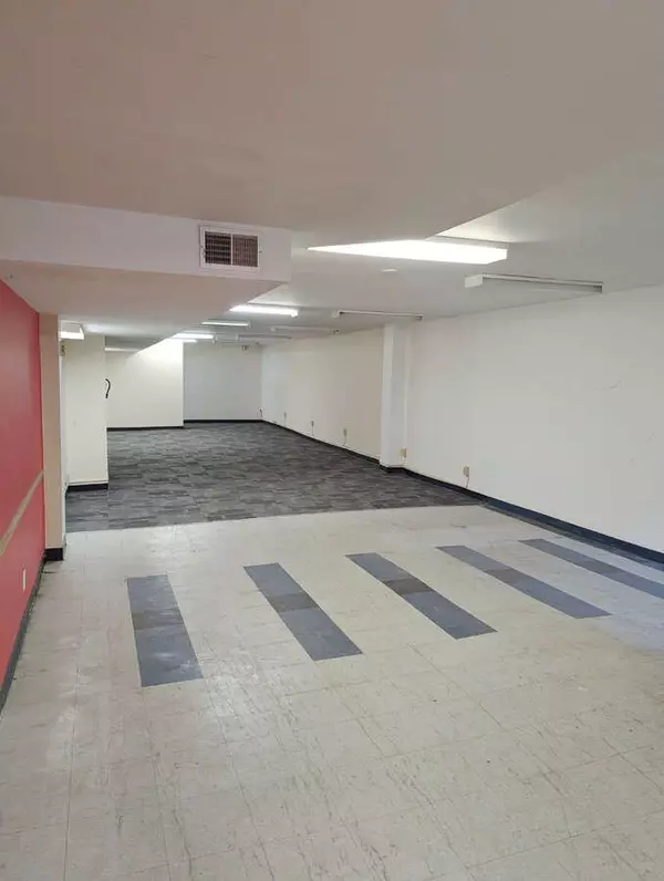 Toronto C08, ON M5A 3A2,428 Parliament ST