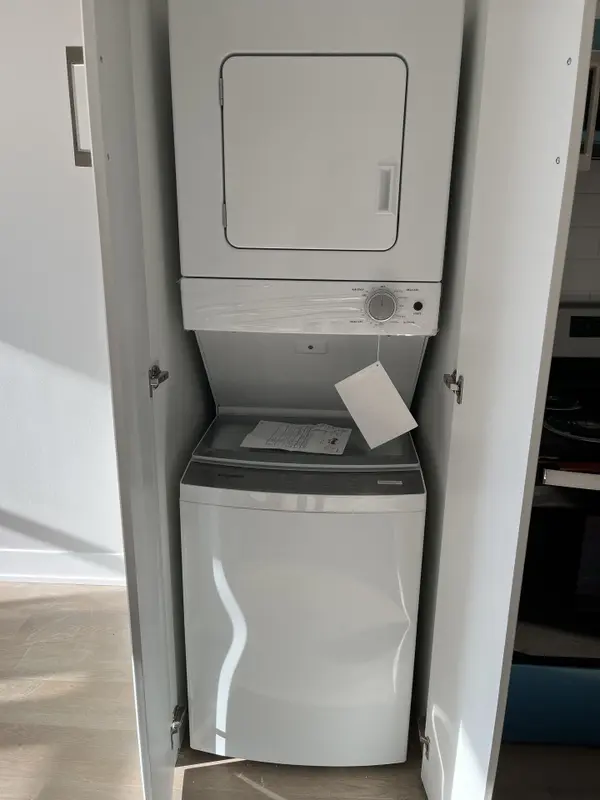 Toronto E04, ON M1R 1R8,1689 Victoria Pk AVE #209