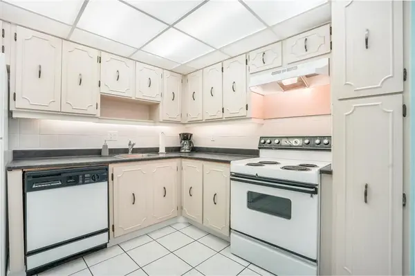 Hallandale Beach, FL 33009,3113 S Ocean Dr #1008