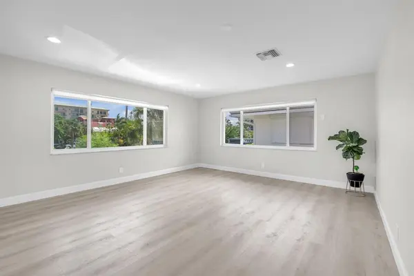 Pompano Beach, FL 33062,3213 Colony Club Rd