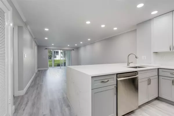 Boca Raton, FL 33428,9856 Marina Blvd #1314