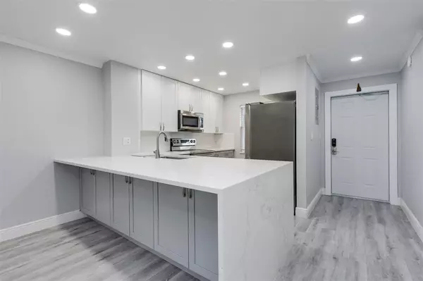 Boca Raton, FL 33428,9856 Marina Blvd #1314