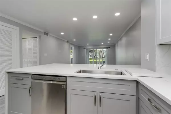 Boca Raton, FL 33428,9856 Marina Blvd #1314