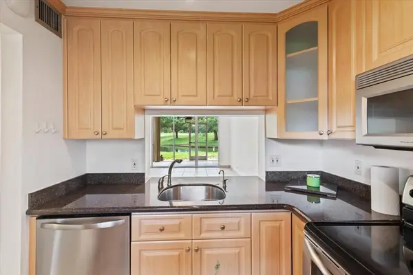 Davie, FL 33324,9470 Poinciana Pl ## 1-#103