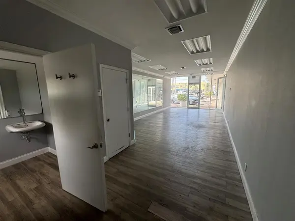 Fort Lauderdale, FL 33306,2831 E Oakland Park Blvd #6