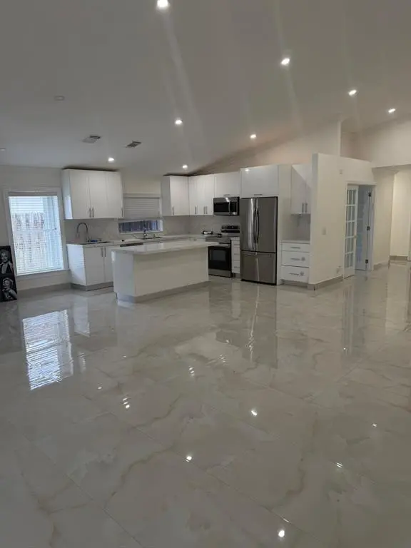 Hollywood, FL 33312,4966 SW 33rd Ter