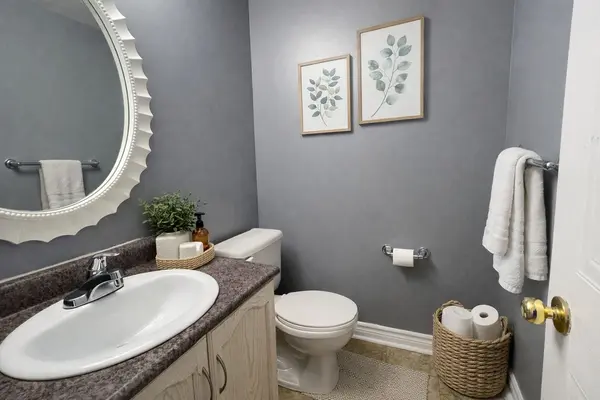 Mississauga, ON L5M 6C1,2945 Thomas ST #98