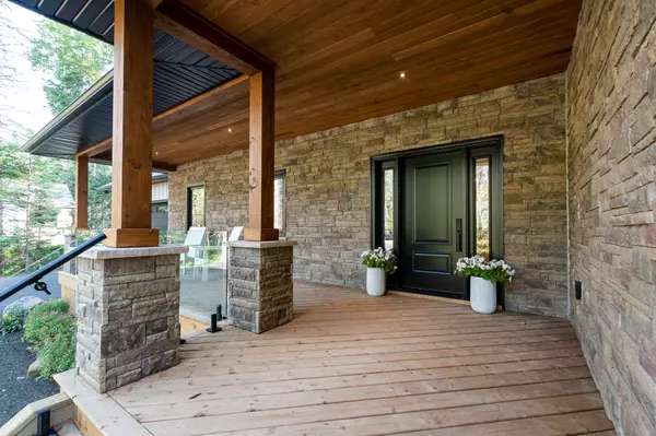 Huntsville, ON P0B 1L0,27 Crimson LN