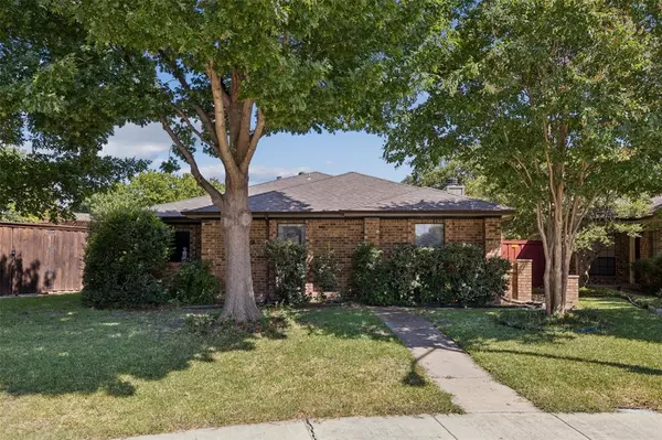 Dallas, TX 75243,9809 Chandler Court