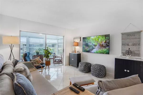 Lauderdale Lakes, FL 33313,3051 NW 46th Ave #407