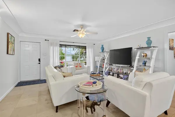 Pompano Beach, FL 33062,2534 SE 14th Street