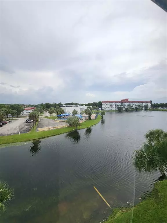 4851 NW 21st St #412, Lauderhill, FL 33313