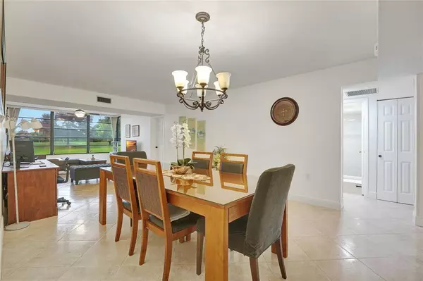 Davie, FL 33324,1502 Whitehall Dr #106