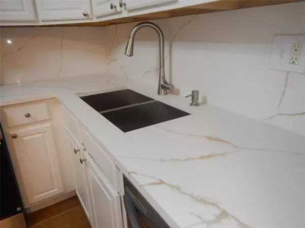 Coral Springs, FL 33065,4116 NW 88th Ave #202