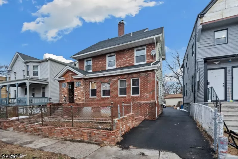 East Orange City, NJ 07017,288 William St