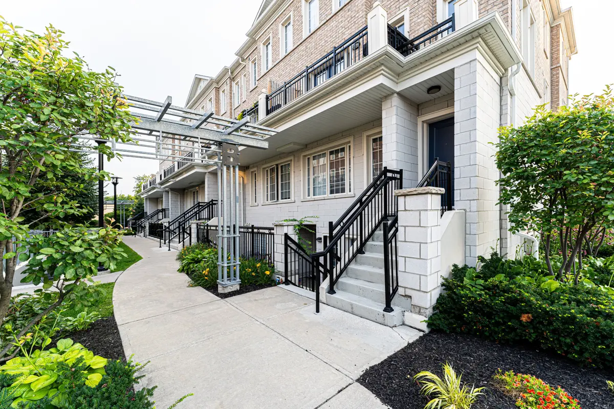 Vaughan, ON L4L 1J4,26 Bruce ST #B02