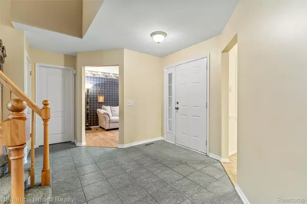 Wixom, MI 48393,746 Red Maple LN