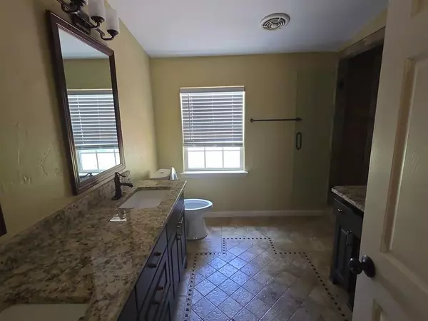 Joshua, TX 76058,7728 County Road 915