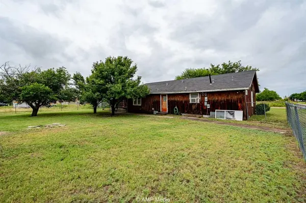 735 NW F Avenue, Hamlin, TX 79520
