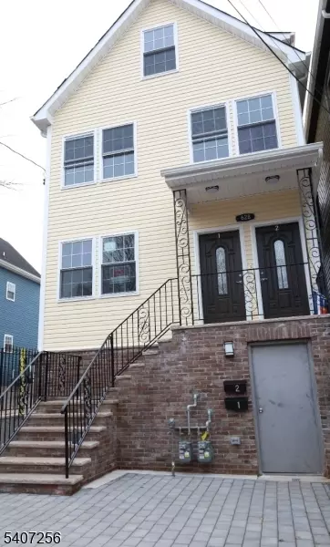 Elizabeth City, NJ 07206,626 Court St #1