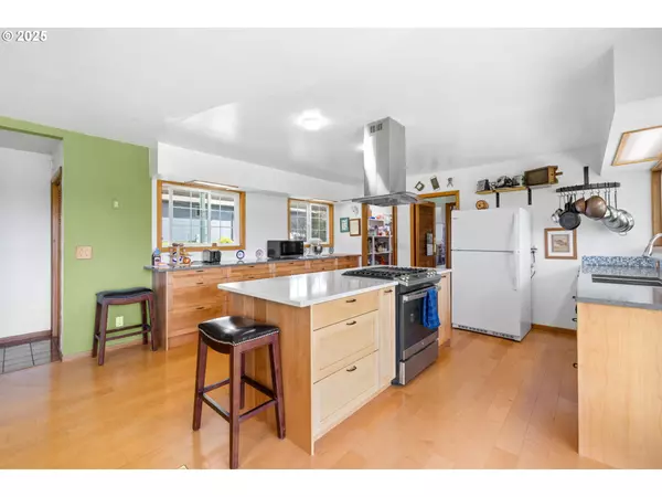 Tillamook, OR 97141,6550 CURL RD