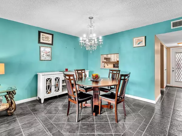 Margate, FL 33063,6570 Royal Palm Blvd #206J