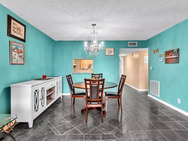 Margate, FL 33063,6570 Royal Palm Blvd #206J