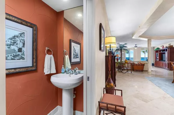 Deerfield Beach, FL 33441,2051 SE 3rd St #203