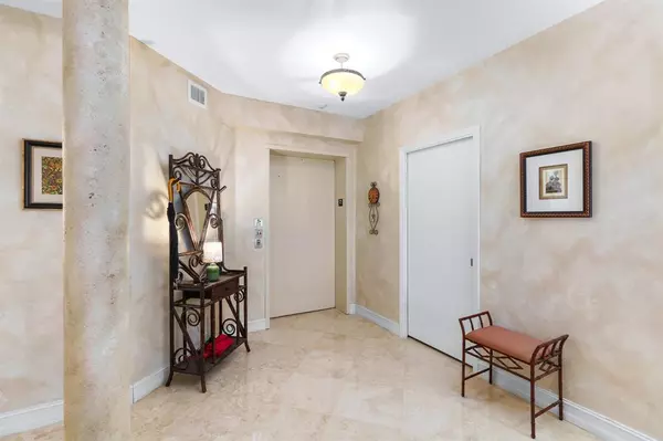 Deerfield Beach, FL 33441,2051 SE 3rd St #203